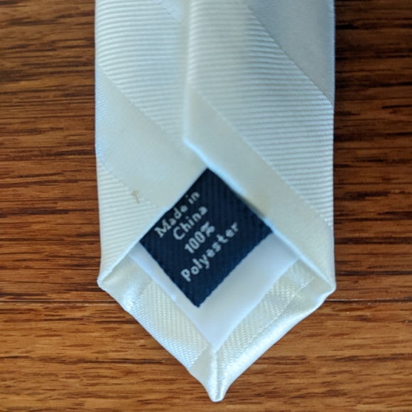Croft & Barrow White Formal Silky Solid Color Tie - Picture 5 of 6
